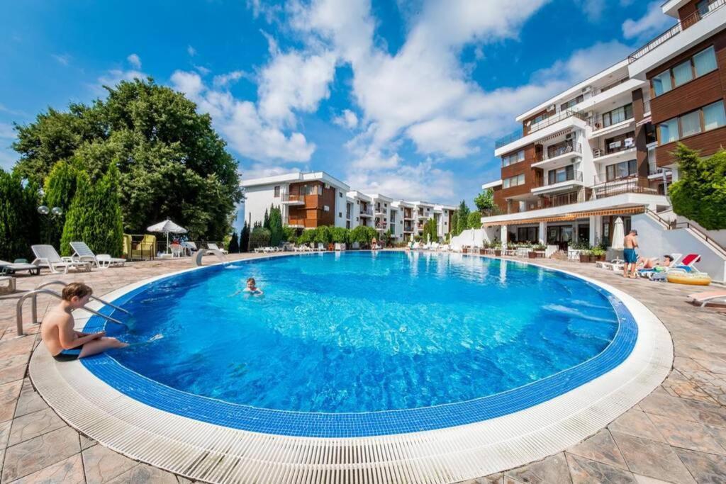 Messambria Fort Beach - Premium Apartments Елените Екстериор снимка