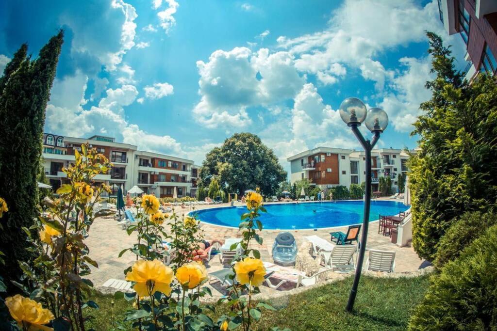 Messambria Fort Beach - Premium Apartments Елените Екстериор снимка