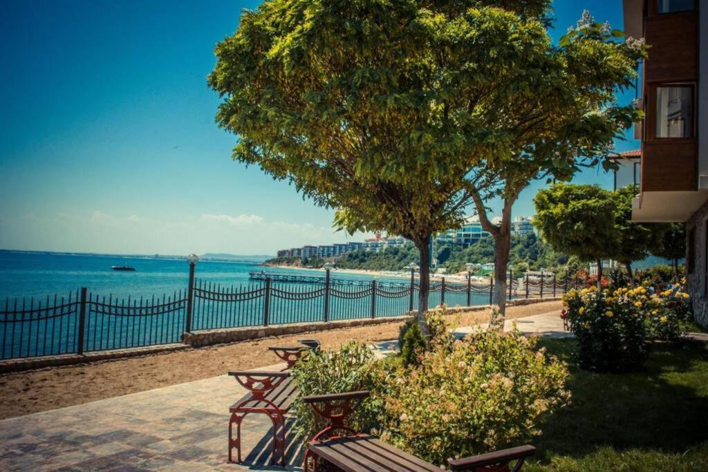Messambria Fort Beach - Premium Apartments Елените Екстериор снимка