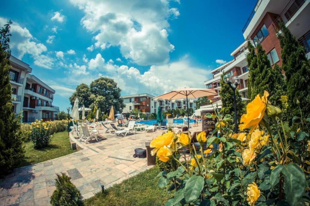 Messambria Fort Beach - Premium Apartments Елените Екстериор снимка